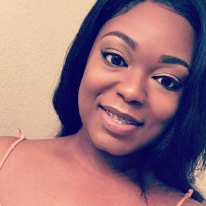 Meet your Posher, Tiffany